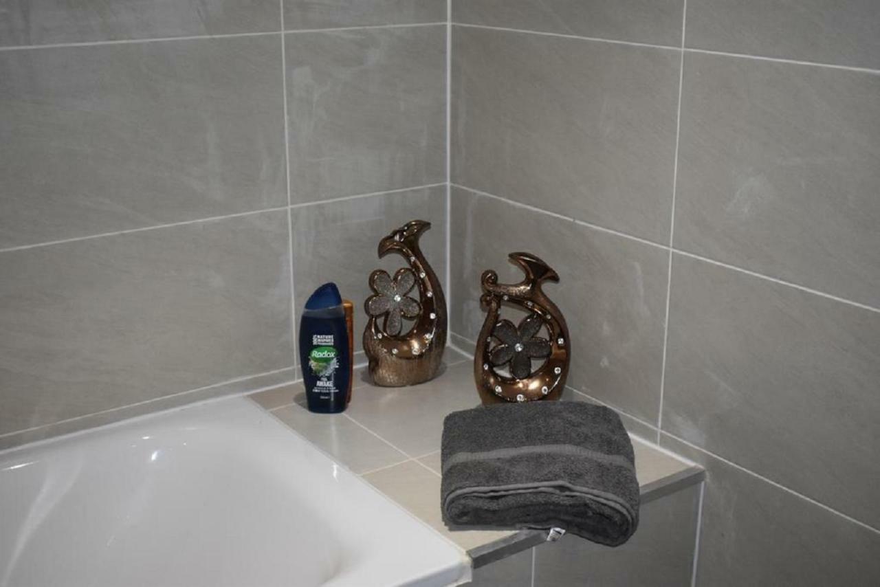 Lux Apartment In Gatwick 克劳利 外观 照片